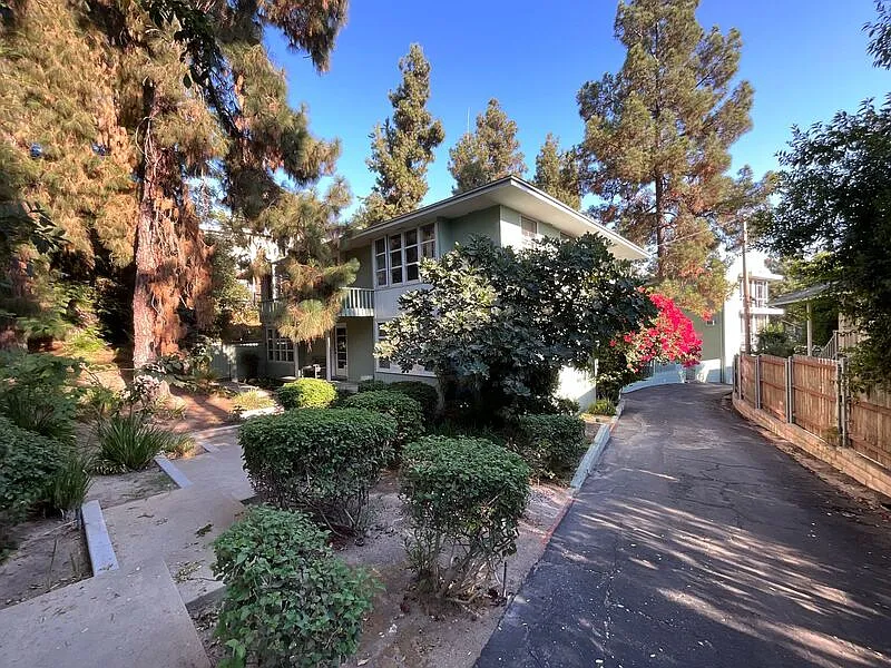 1 bed, 1.0 bath, $2,499 — Photo 1