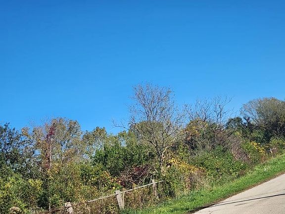 2nd image of 11575 Beloit Rd