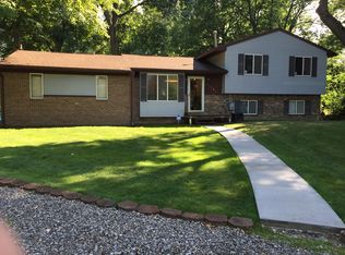 21886 Clemmons Ct, Belleville, MI 48111