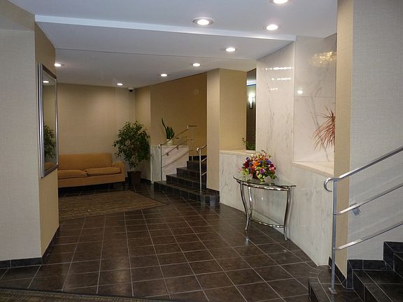 3rd image of 6933 N Kedzie Ave APT 1015