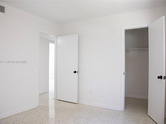 5th image of 1226 SW 30th Ave #1226