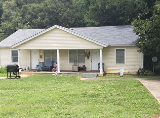 1395 15th Ave NE, Hickory, NC 28601