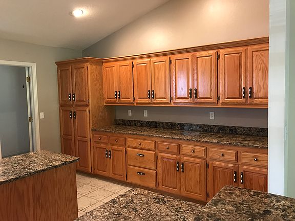 2nd image of 38 Tanyard Dr
