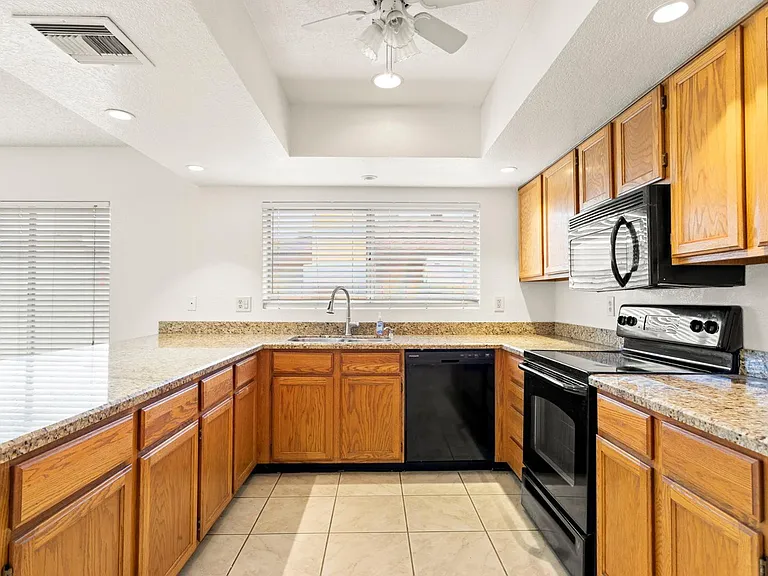 7309 W Canterbury Dr — Photo 11