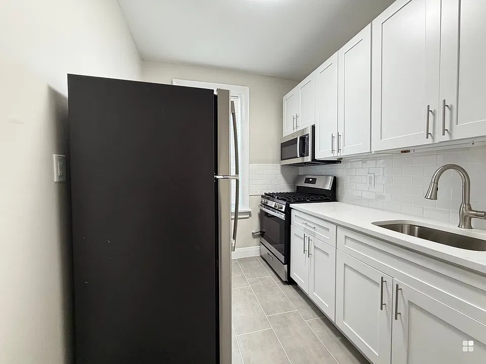 127 Corbin Ave #404