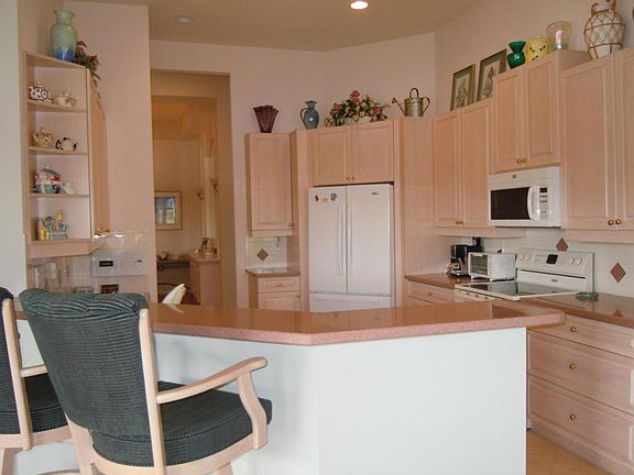 5th image of 239 NW Chimere Ln