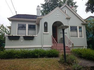 555 N 74th St, Seattle, WA 98103