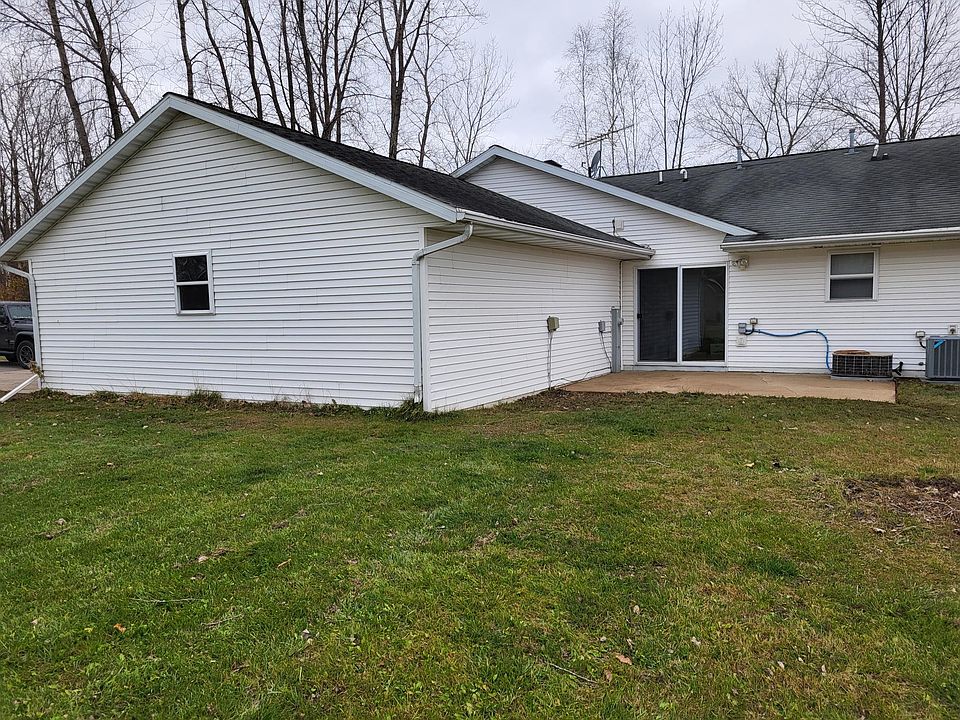 2nd image of 4944 Rosewood Ct