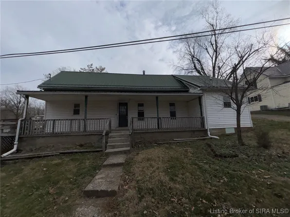 108 Harrison Avenue NW, Depauw, IN 47115