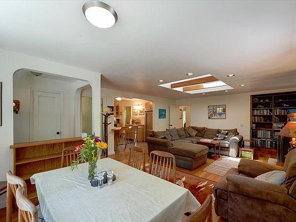 5th image of 13165 Junction Ave