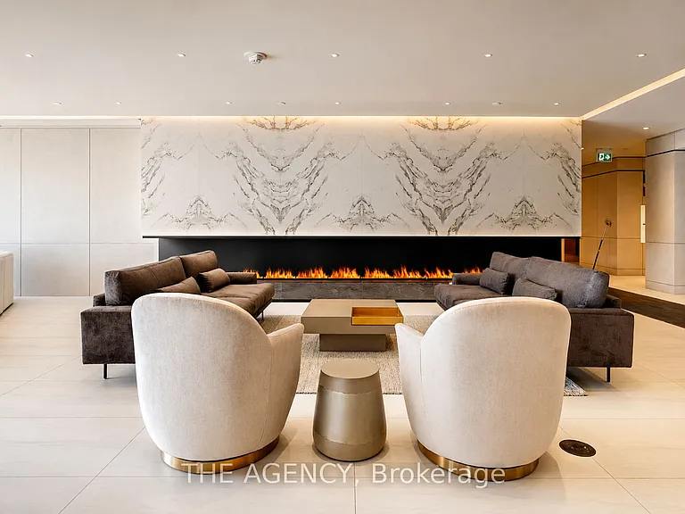 30 Upper Mall Way #A622 — Photo 26