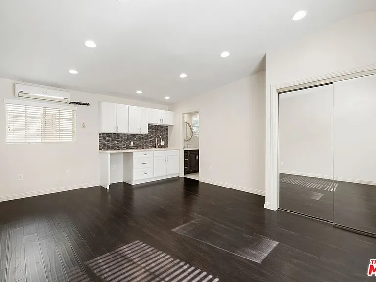 120 S Poinsettia Pl — Photo 24