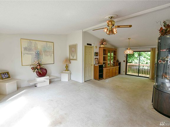 5th image of 570 NE Lakeshore Dr S