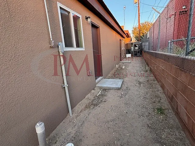 2250 Locust Street #2 — Photo 32