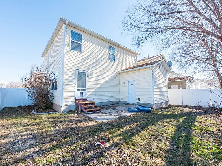 2037 N 2125 W — Photo 13