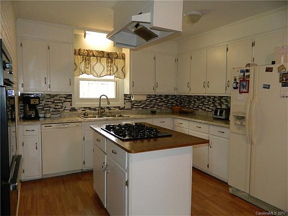 5th image of 434 Chestnut Ln