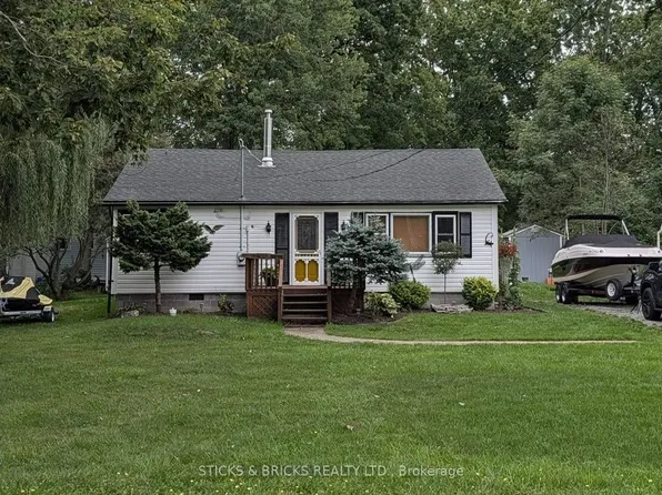 625 Silver Bay Rd, Pt Colborne, ON L3K 5V3