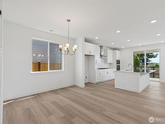 5th image of 2411 Barn Door Court #43