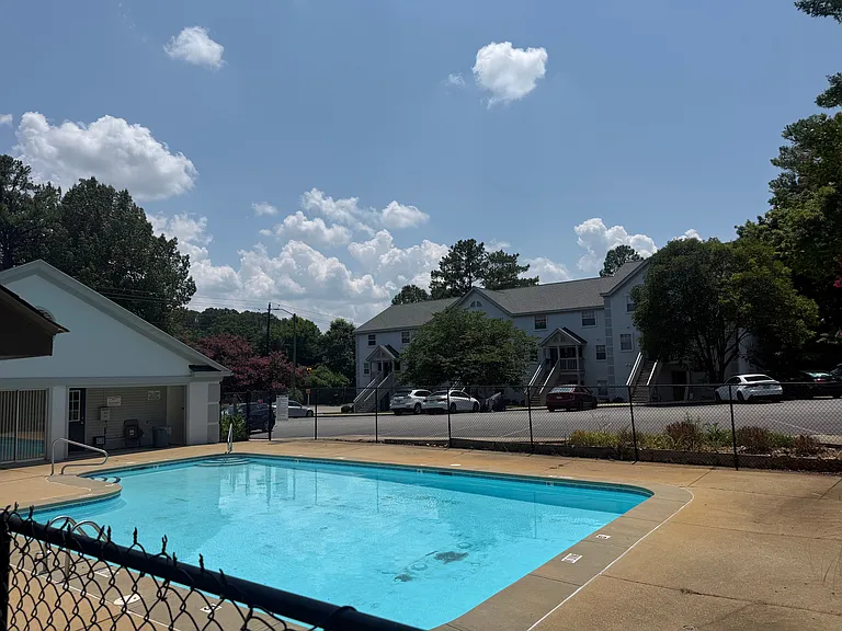 2504 Avent Ferry Rd #MAIN — Photo 13