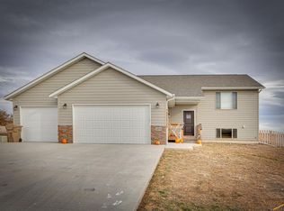 23010 Morninglight Dr, Rapid City, SD 57703
