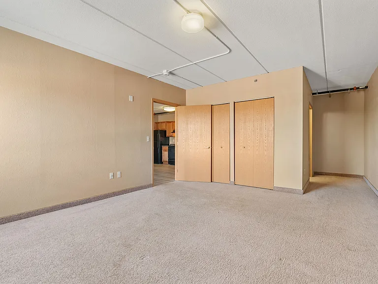 E Street Flats - Student Housing — Photo 40
