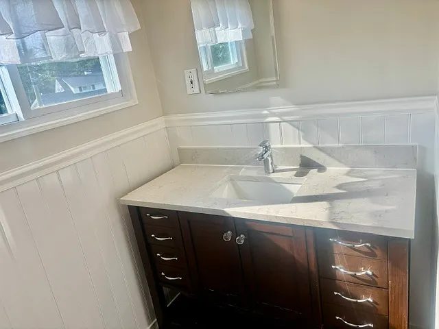 2nd Floor Bathroom