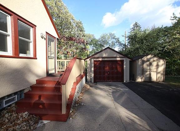 2nd image of 1129 Syndicate Ave
