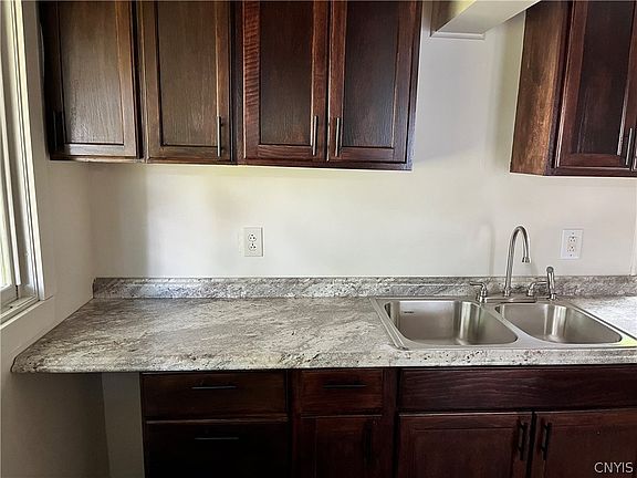 2nd image of 226 Herriman St