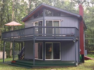 101 View Ct, Dingmans Ferry, PA 18328