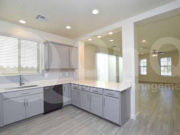 4th image of 2947 N Augustine