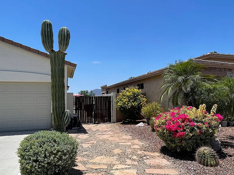1733 W Nighthawk Way — Photo 4