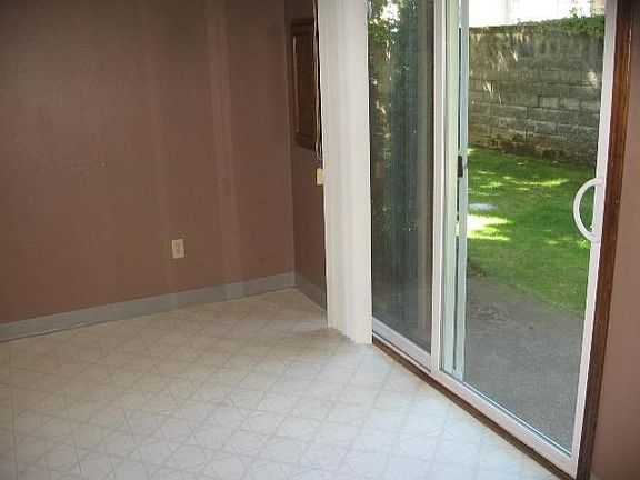 5th image of 6908 NE 43rd St APT B