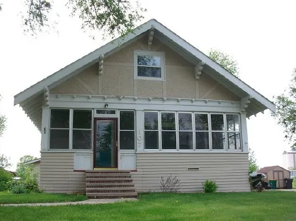 107 Ranch Ave, Marshall, MN 56258