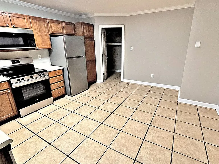 1702 Somerville Rd SE — Photo 10