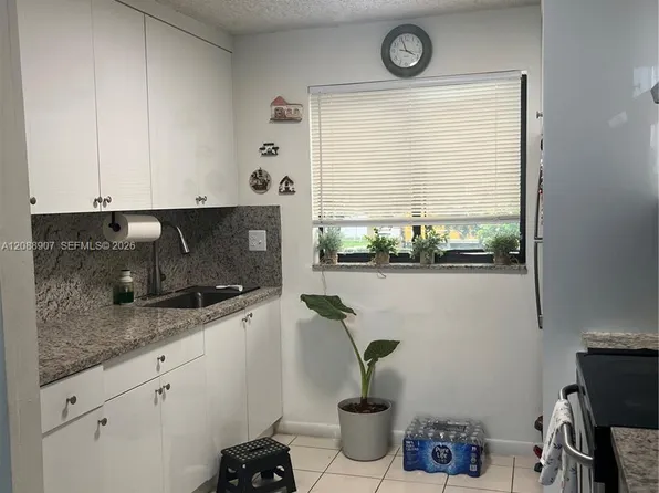 2745 W 62nd Pl APT 202, Hialeah, FL 33016
