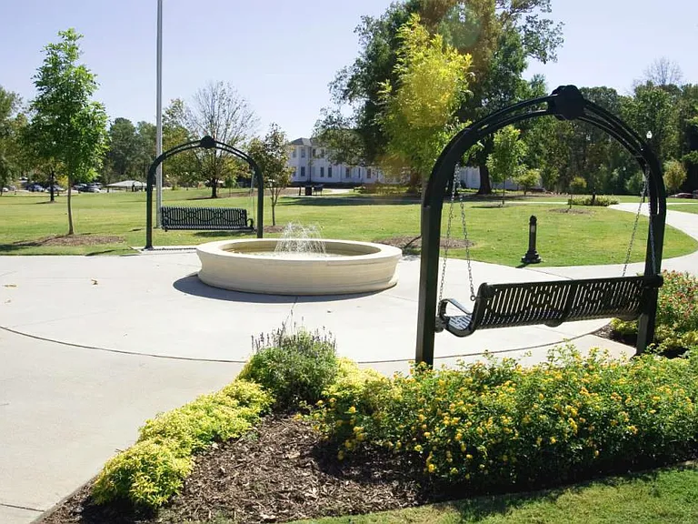 Taylor Brawner Park (walking distance)