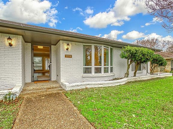 3rd image of 2716 Hunters Creek Dr