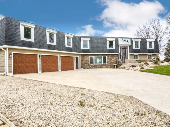 104 Opal Ln, Ipswich, SD 57451