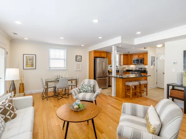 90 Sherman Rd, Chestnut Hill, MA 02467