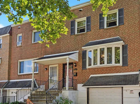 10215 N Canterbury Rd, Philadelphia, PA 19114