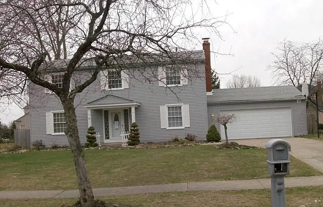 17065 Hunting Meadows Dr photo 1