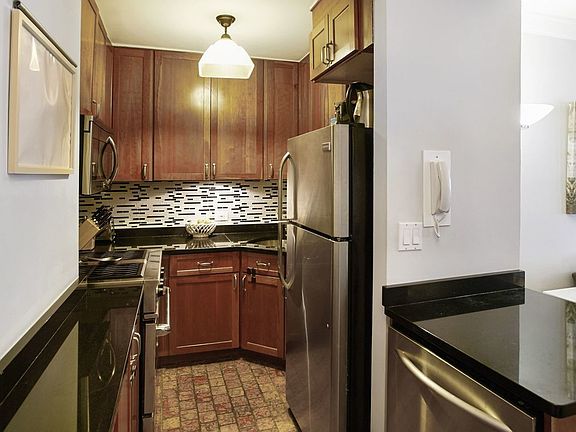 3rd image of 445 E 86th St APT 5J