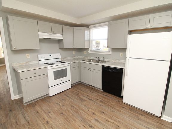 3rd image of 583 Anita Dr