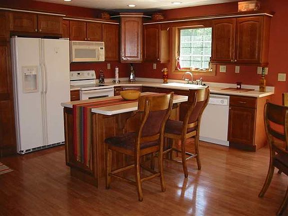 3rd image of 16230 Easton Ct