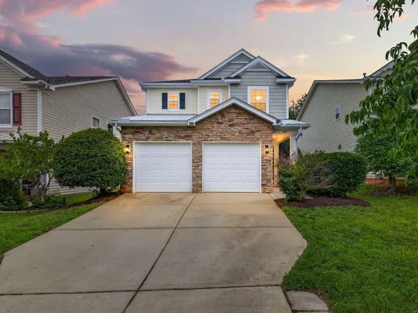 305 Palmdale Ct, Holly Springs, NC 27540