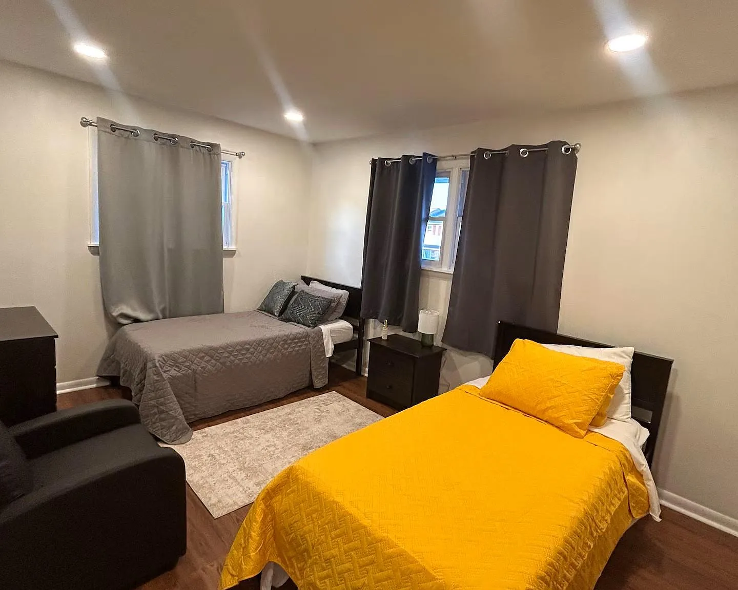 3 bed, 1.0 bath, 7797 sqft, $1,364 — Photo 1