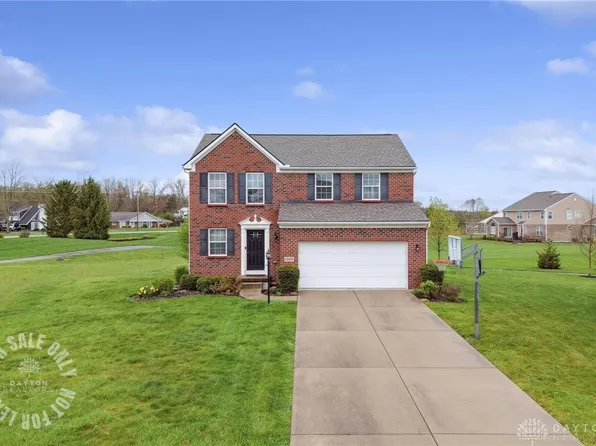 1562 N Wood Creek Dr, Centerville, OH 45458