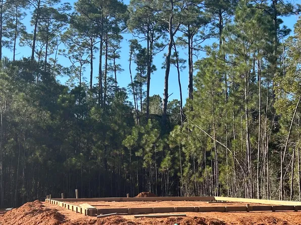 1314 Perkins St, Waveland, MS 39576