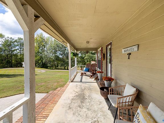 4th image of 672 Kemp Rd
