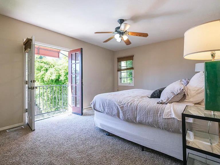 1111 E Cota St — Photo 3